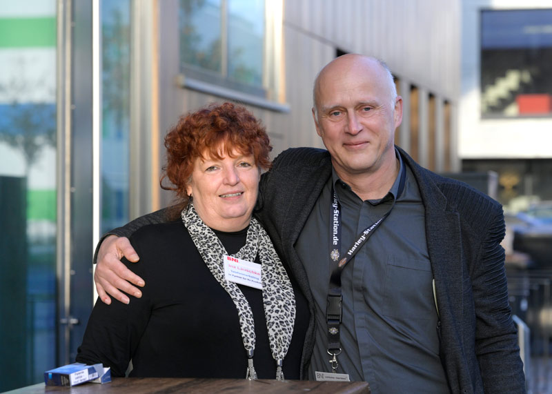 Mein Kundenmanagement im regionalen Empfehlungsnetzwerk, zwei Unternehmer bei einem Netzwerktreffen in Berlin